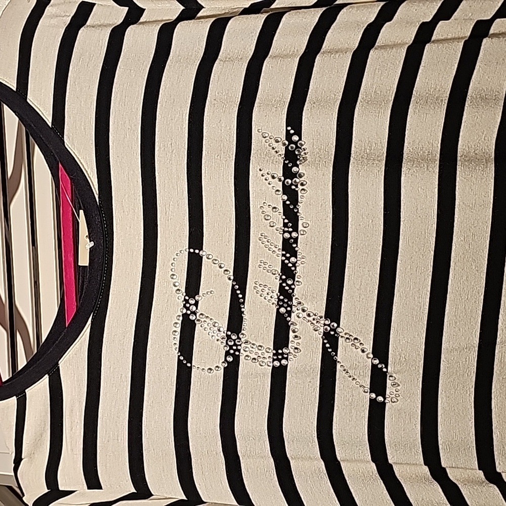 GUESS LOS ANGELES TUNIC TOP..BLACK & WHITE STRIPES WITH GUESS IN RHINESTONES - Picture 9 of 15